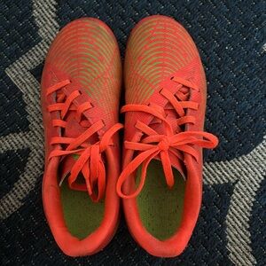 Boy soccer cleats( outdoor)